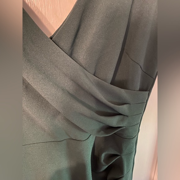 woosea Dresses & Skirts - NEW WITH TAGS! Forest green formal dress.